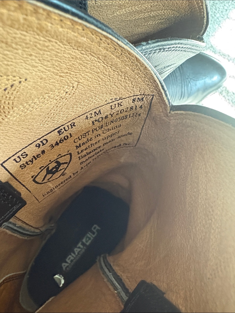 Men’s Black Leather Ariat Cowboy Boots - Classic Western Style size 9D - Picture 7 of 9